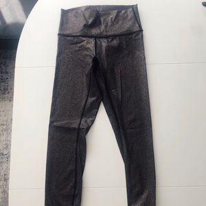 Shiny lululemon leggings